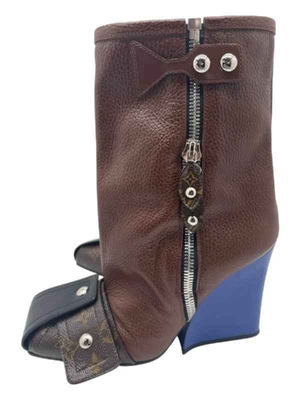 Rain boots for simple style-Louis Vuitton Shoe Size 40 Brown, Blue & Cream Grained Leather Square Toe Boots