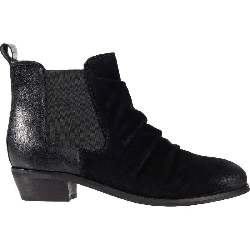 Booties with firm heels-Women's Soft Walk Rockford Black Suede