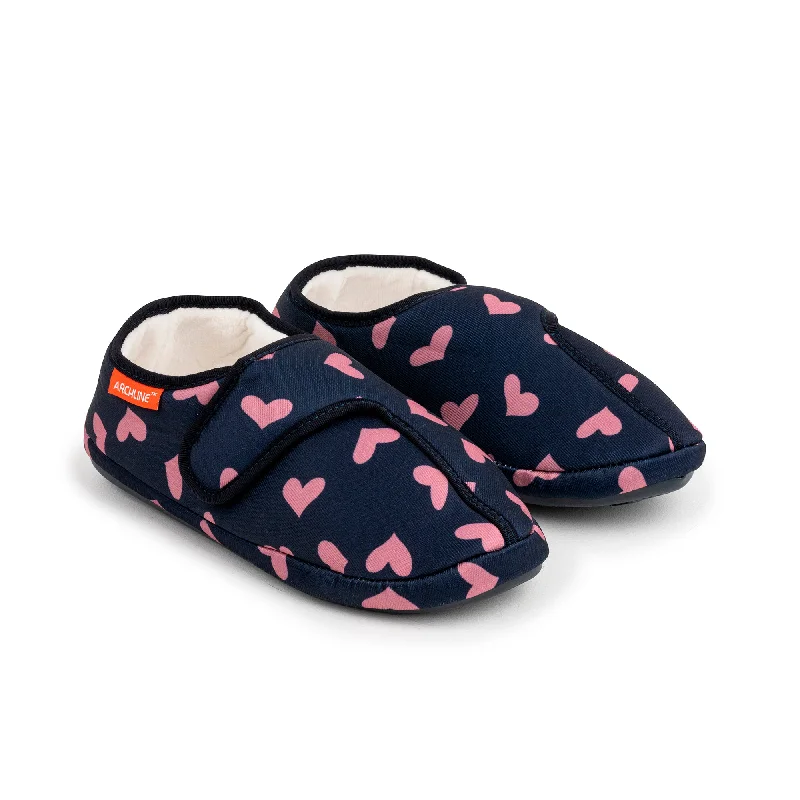 Slippers for soft landingArchline Orthotic Slippers Plus – Navy with Hearts