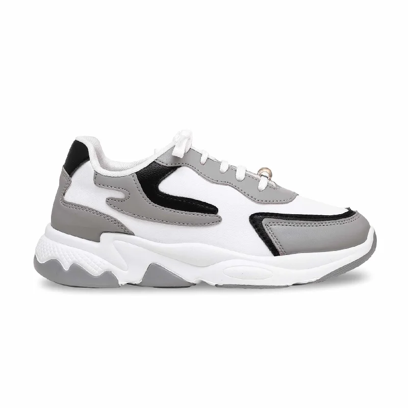 Athletic shoes with bright accents-White Casual Sneaker AT7327