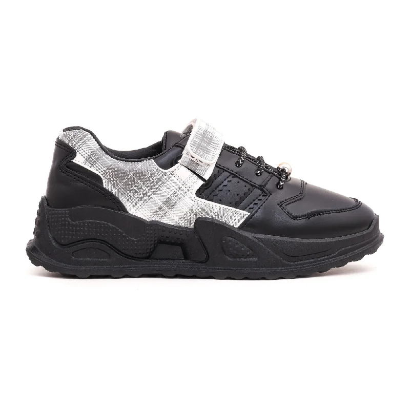 Athletic shoes with soft cushioning-Black Casual Sneaker AT7201