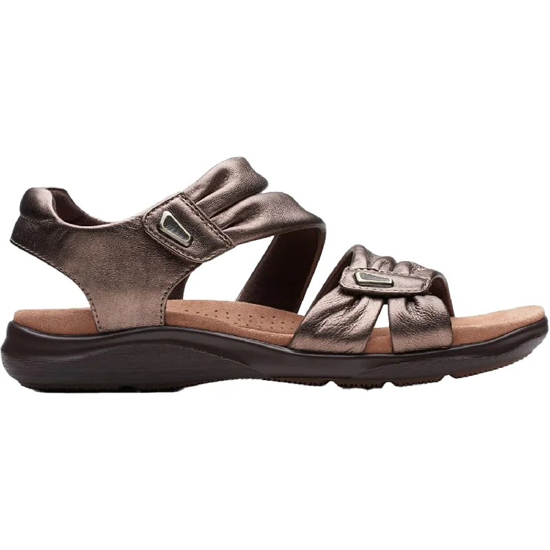 Sandals with free flowWomen's Clarks Kitly Ave Bronze Leather