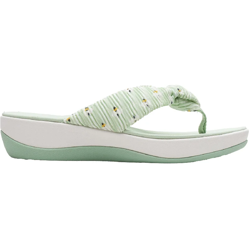 Sandals with sunset glowWomen's Clarks Cloudsteppers Arla Glison Pale Green Fabric