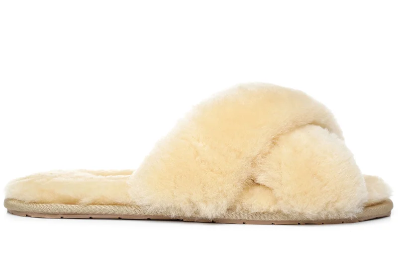 Slippers for home relaxationUGG Australian Shepherd Linty Womens Cross Fluffy Slide Slippers